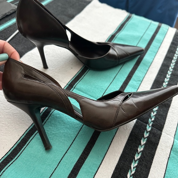 Brown cut out heels - Picture 3 of 5